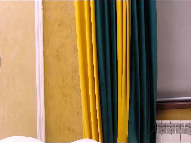 Live sex webcam photo for SoffyyHot #262425057