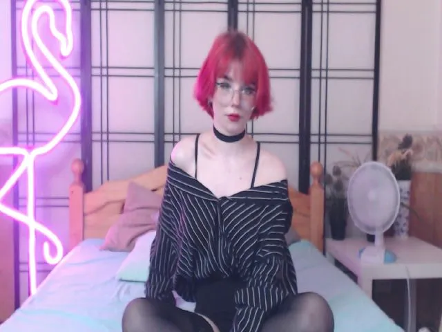 Live sex webcam photo for MinaSanna #263579271