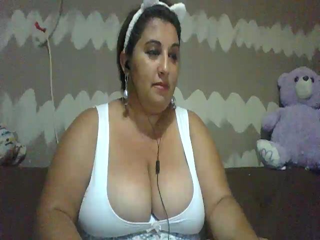 Live sex webcam photo for BigBreastsMia #260898222