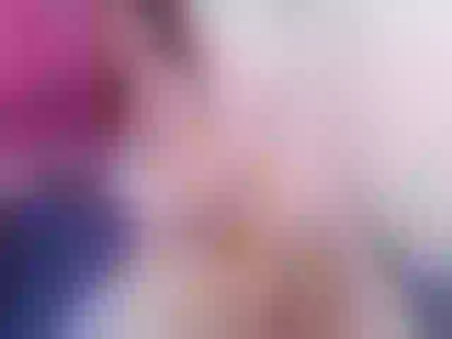 Live sex webcam photo for Kloeluv20 #261463875