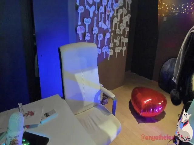 Live sex webcam photo for AnyaFox #259078481