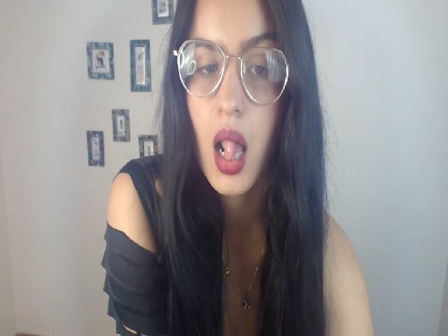 Live sex webcam photo for Selenaburning #254988666