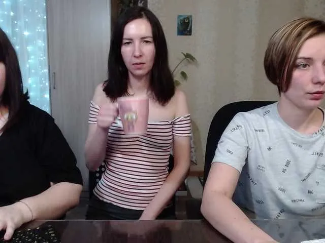 Live sex webcam photo for BugaGirls #241167655