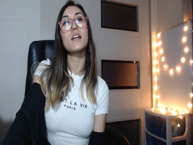 Live sex webcam photo for Ninimoon #255037797