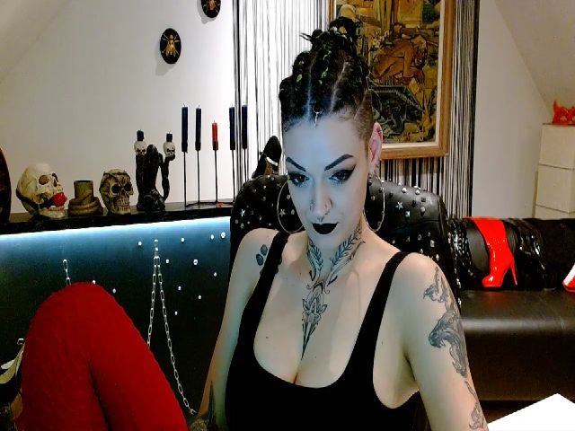 Live sex webcam photo for DaemonInk #253189870