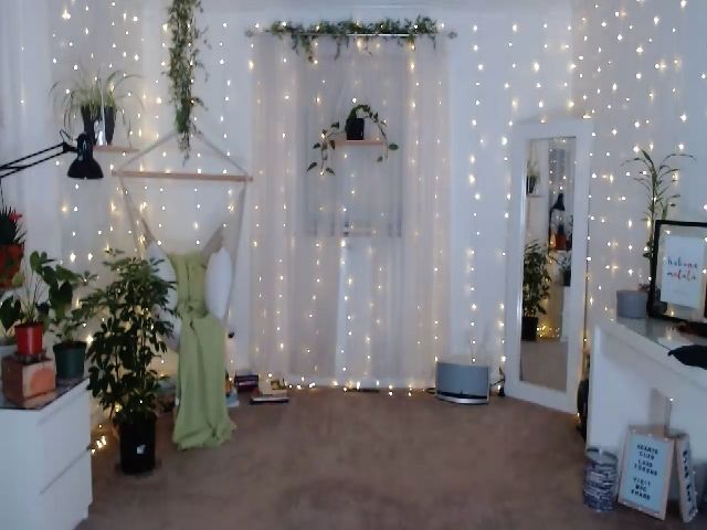 Live sex webcam photo for KellyHeart #254696788