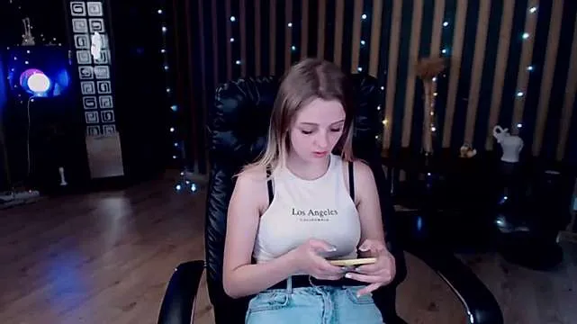 Live sex webcam photo for Your_Alma #244986091