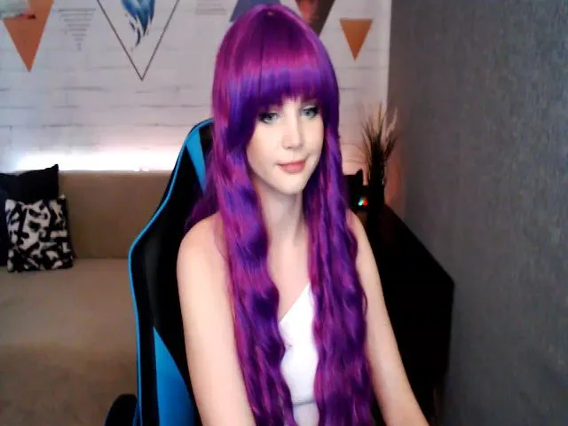 Live sex webcam photo for MonicaHigh #252710671