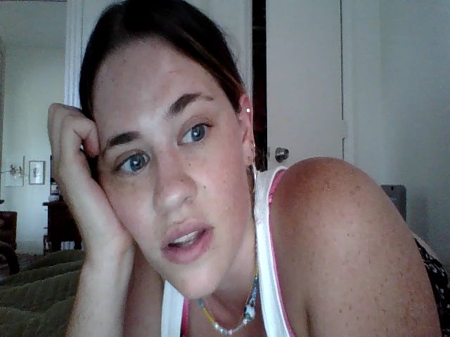 Live sex webcam photo for Lilyfoxxy #255776658