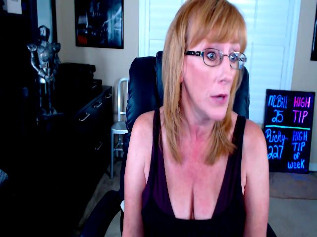 Live sex webcam photo for SummerKnightz #253273285