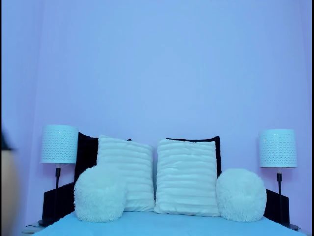 Live sex webcam photo for JuliaHayes90 #260780717