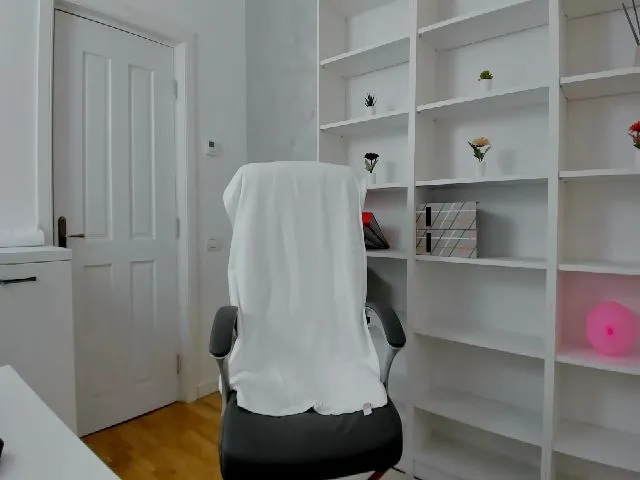 Live sex webcam photo for VanessaCroft #259172496