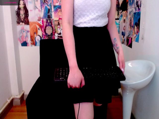 Live sex webcam photo for Charlotte_3x #253861734