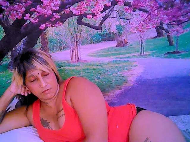 Live sex webcam photo for indianroxy #287933185