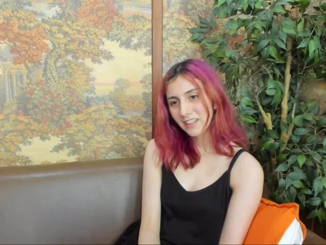 Live sex webcam photo for SarahBanks #262345201