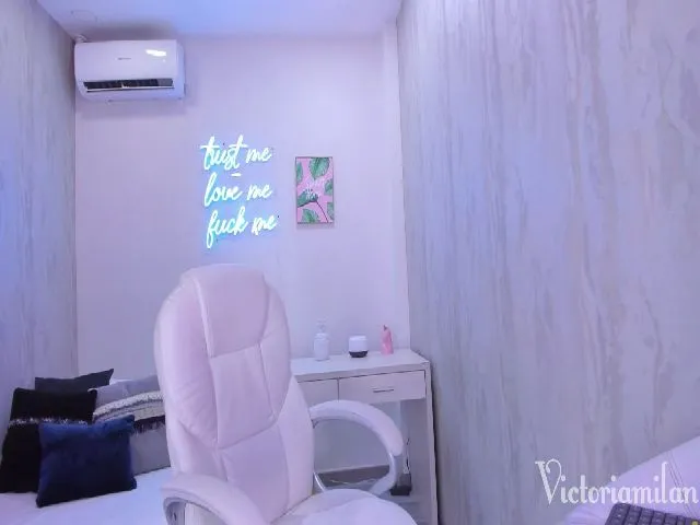 Live sex webcam photo for VictoriaMilan #265097829