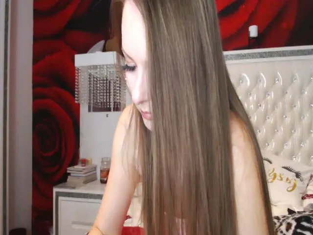 Live sex webcam photo for NikkyCZ #264281773