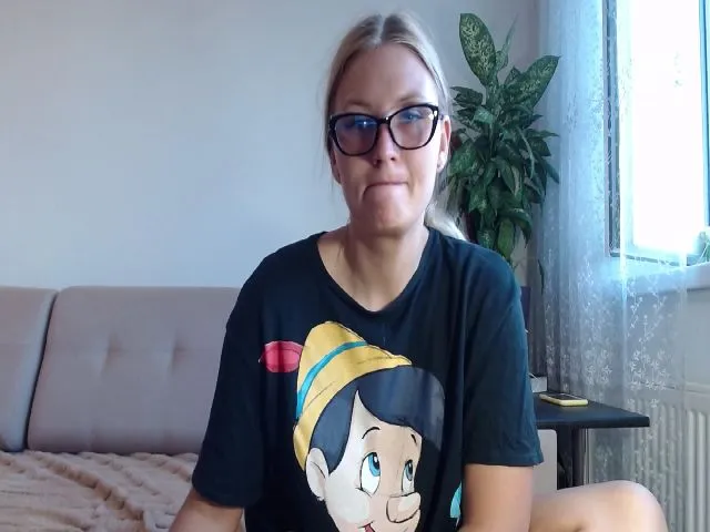 Live sex webcam photo for UrBlack_Kitty #252700519