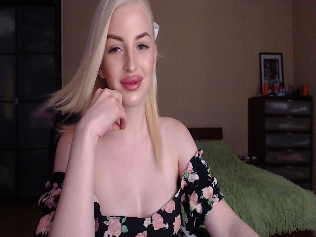 Live sex webcam photo for MilanaOmg #287884355