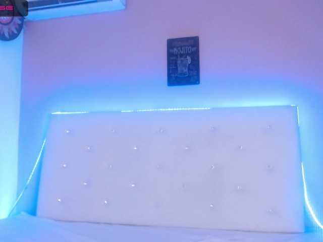 Live sex webcam photo for KendallCam #249517691