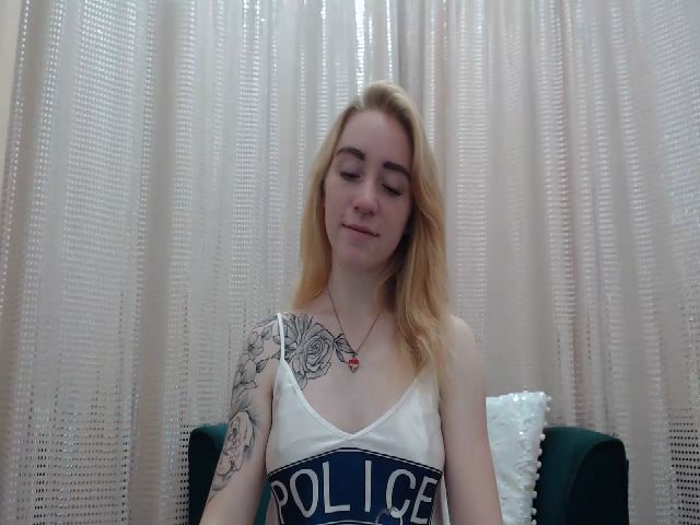 Live sex webcam photo for RedBerryy #253983744