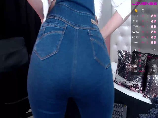 Live sex webcam photo for Valeria_Fox1 #262675995