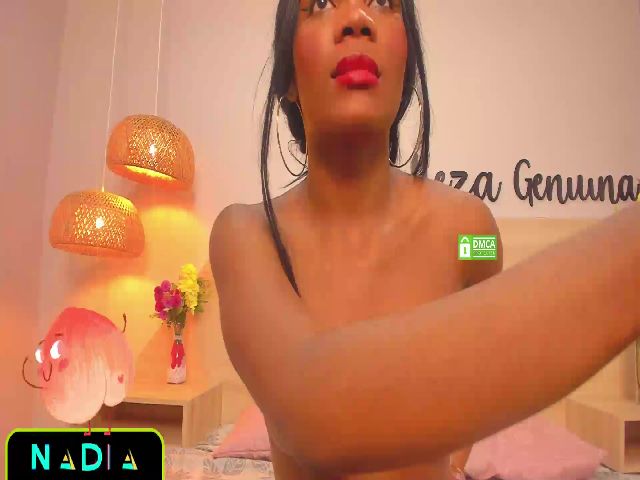 Live sex webcam photo for Nadiabenz_ #258785350