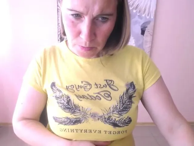 Live sex webcam photo for ChloePlay #253769076