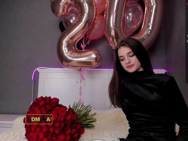 Live sex webcam photo for ameliya-98 #246005084