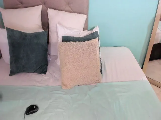 Live sex webcam photo for circenmilen #261806954