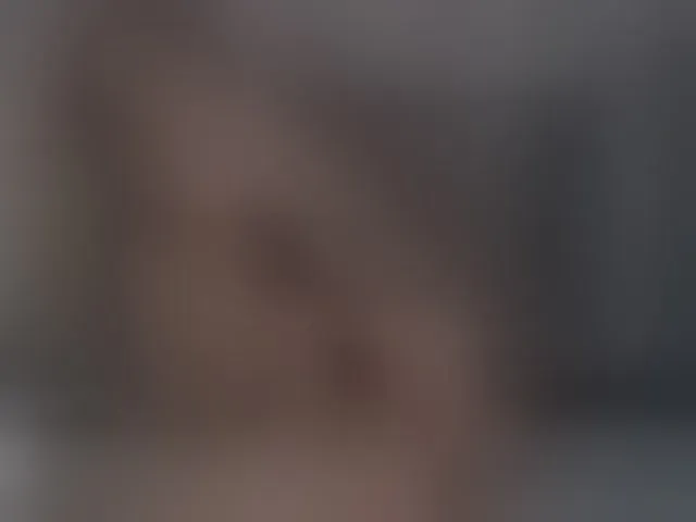 Live sex webcam photo for JuliaJuliette #255847989