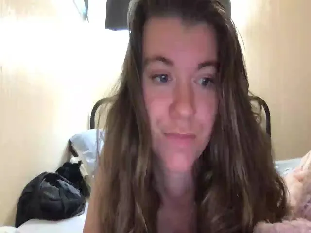 Live sex webcam photo for Trixiegirl3 #254178400