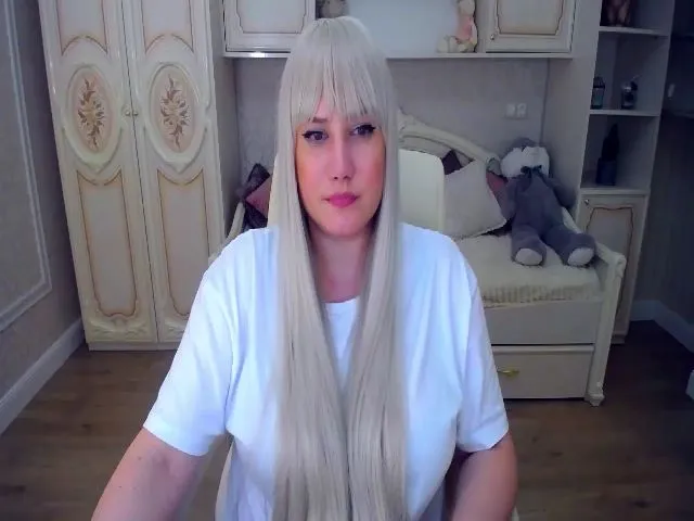 Live sex webcam photo for VeritableGirl #252812705