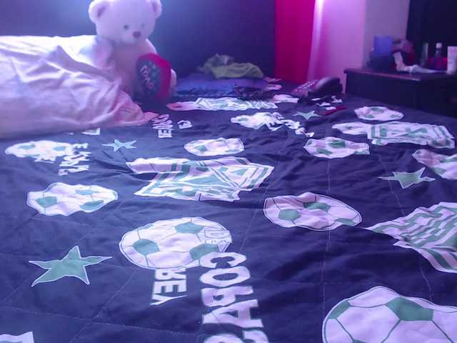 Live sex webcam photo for Daizy-cooper #247923956