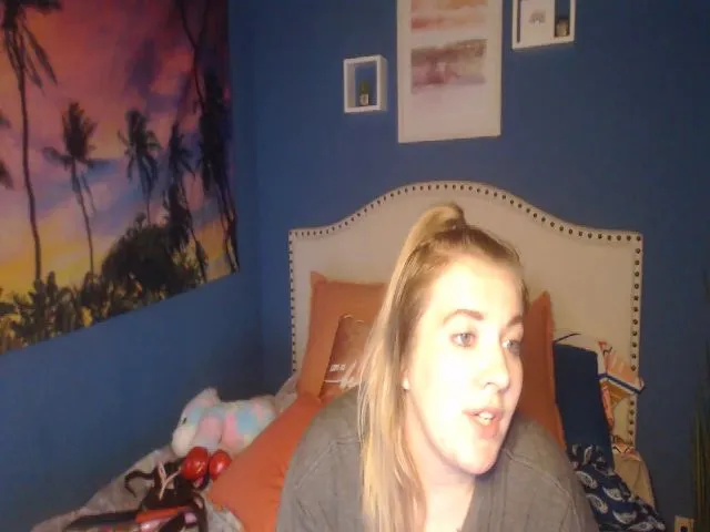 Live sex webcam photo for SnowWhiteXxxx #255733517