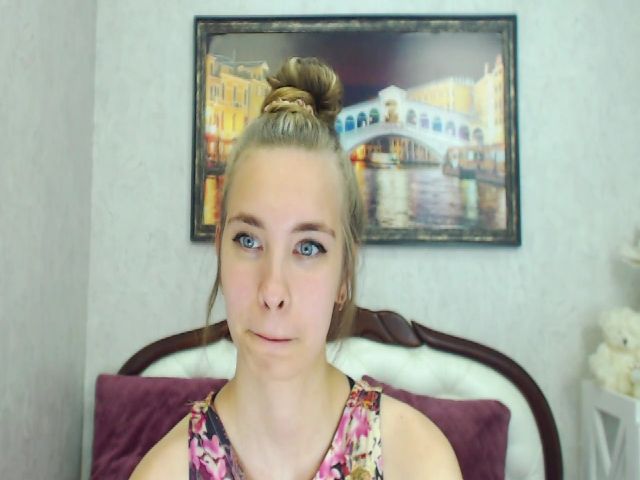 Live sex webcam photo for RossandaShy #252467132