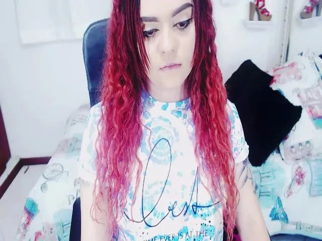 Live sex webcam photo for Twwiiggy #287852490