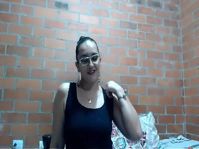 Live sex webcam photo for SaimaJayeb #263882466