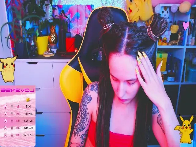 Live sex webcam photo for JinjerMoon #265621336