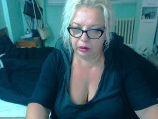 Live sex webcam photo for SonyaHotMilf #287962081