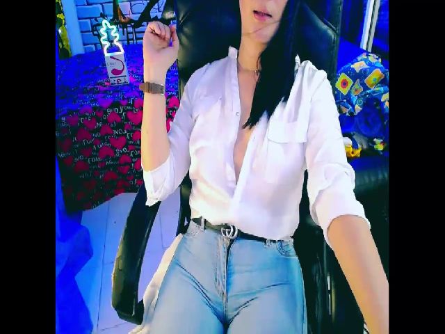 Live sex webcam photo for Sashabreck #287860130