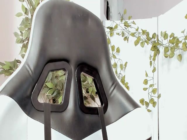 Live sex webcam photo for JuliaWilson #259215900