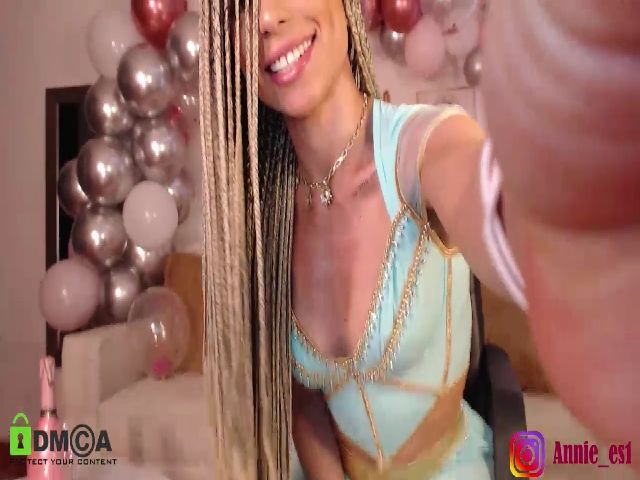 Live sex webcam photo for Annie_es #255328237