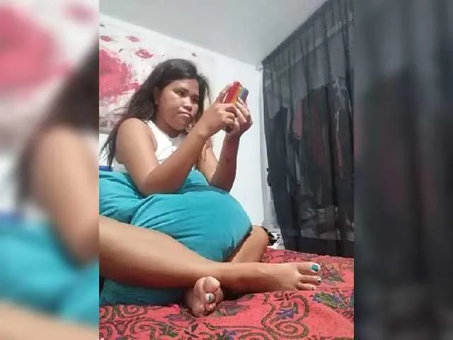 Live sex webcam photo for YourGirl9 #241376681