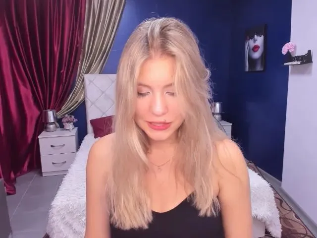 Live sex webcam photo for BrownieFay #265186854