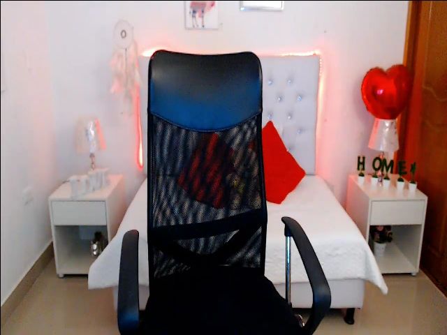 Live sex webcam photo for Antonella_lpz #252616068