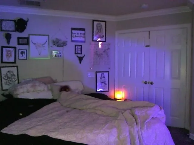 Live sex webcam photo for KendalHaze #261379265