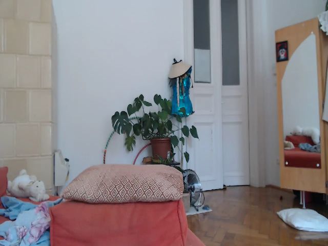 Live sex webcam photo for PetitePinkie #258159294