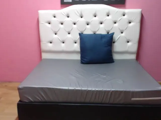Live sex webcam photo for Emmaafox #256598164
