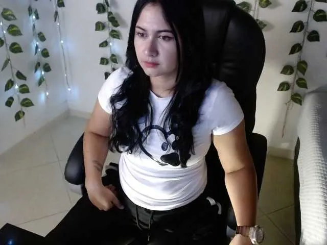 Live sex webcam photo for angeldarks #241416207